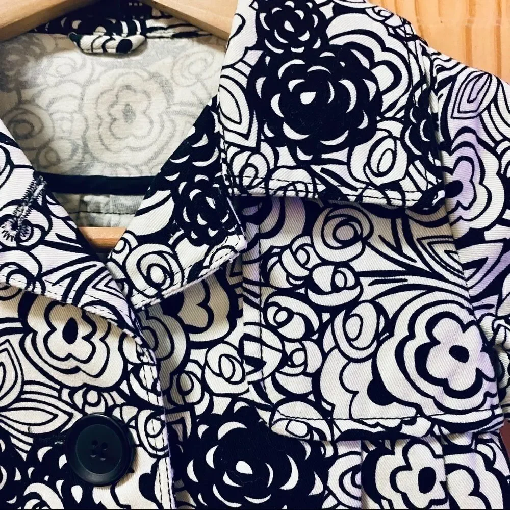 Gap black white flowered graphic swing coat jacket
